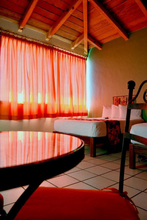 Hotel Aldama Colima Buitenkant foto